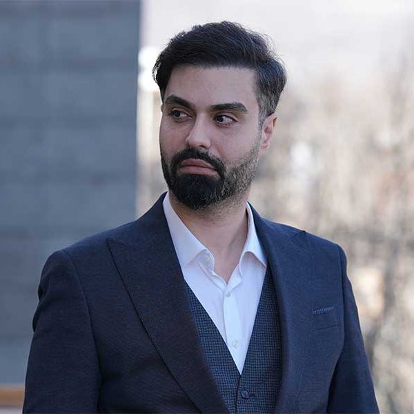 نظر بلند ماکان آریا پارسا