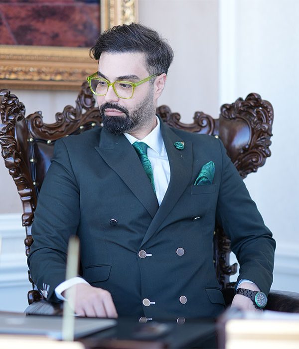 برخورد با انتقاد