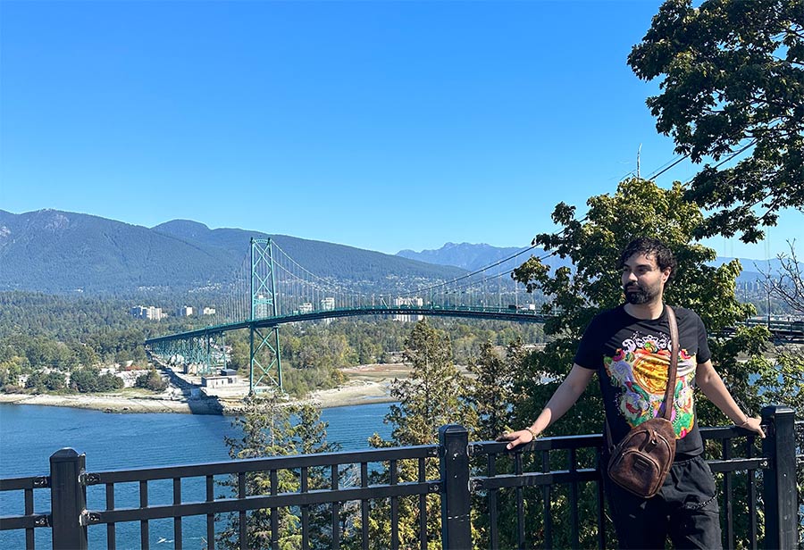 کتاب اثر مرکب از نظر ماکان آریا پارسا